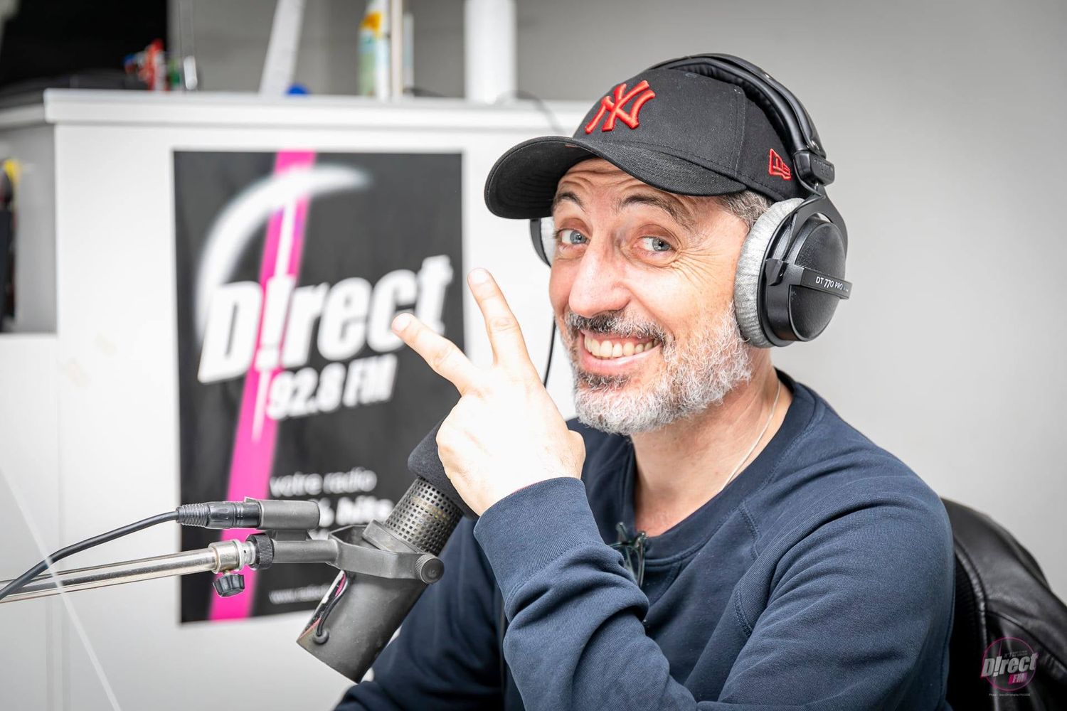 Gad Elmaleh dans les locaux de D!RECT FM en 2021
