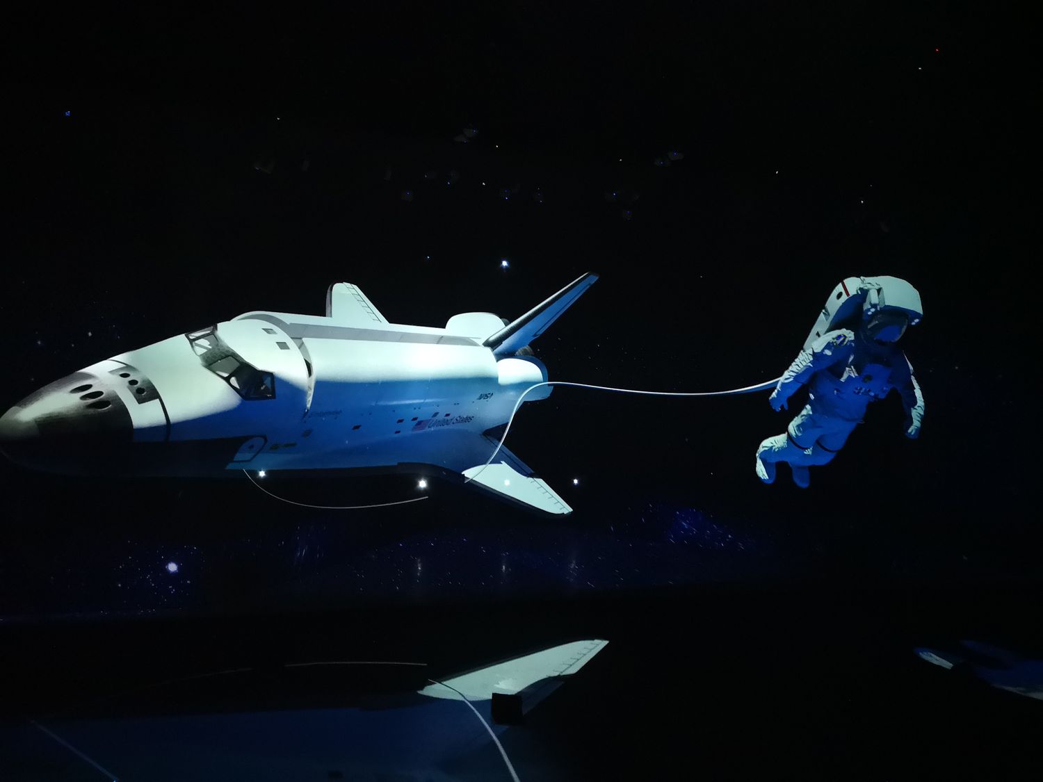 Un début de spectacle qui commence dans l'Espace