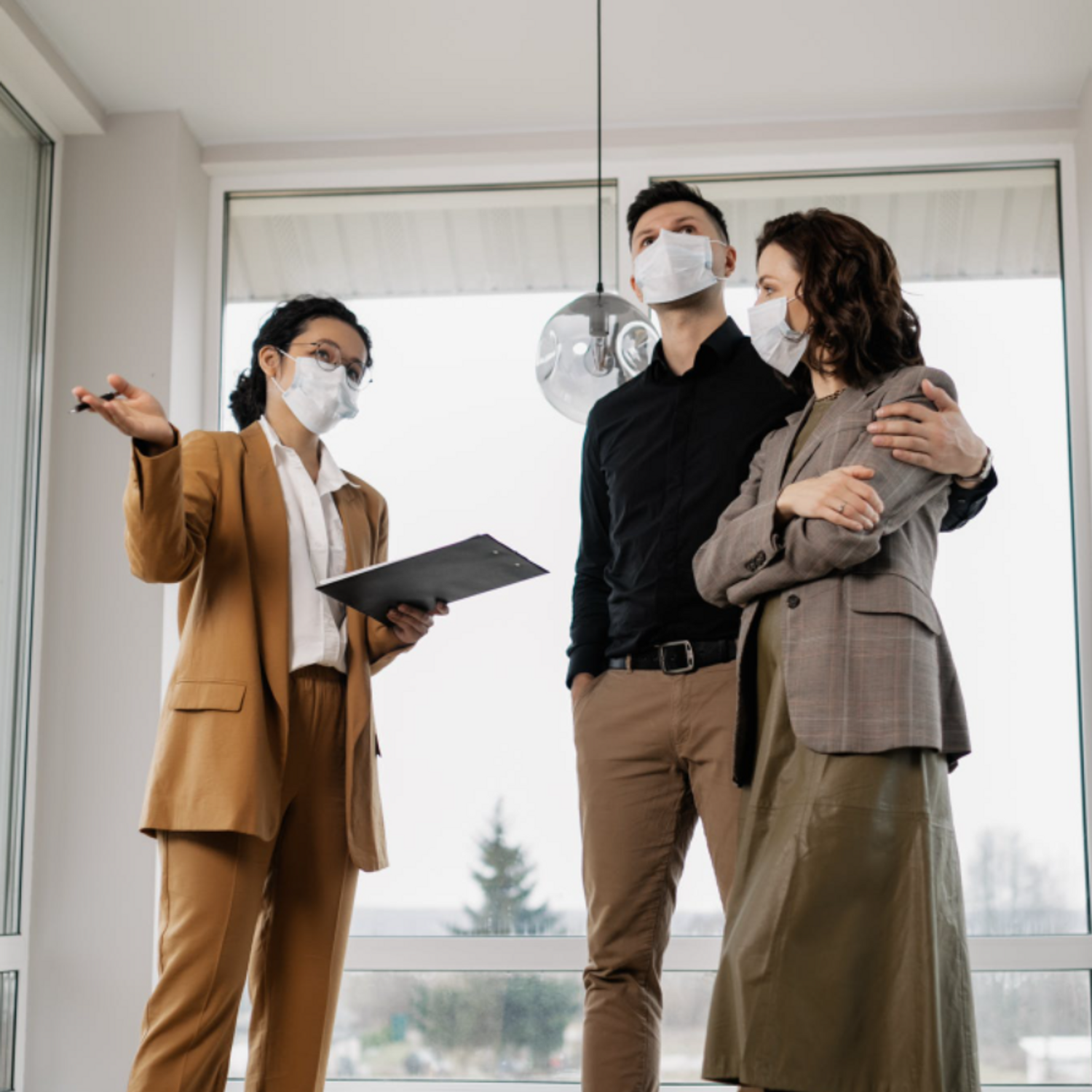 visite appartement couple agent immobilier illustration