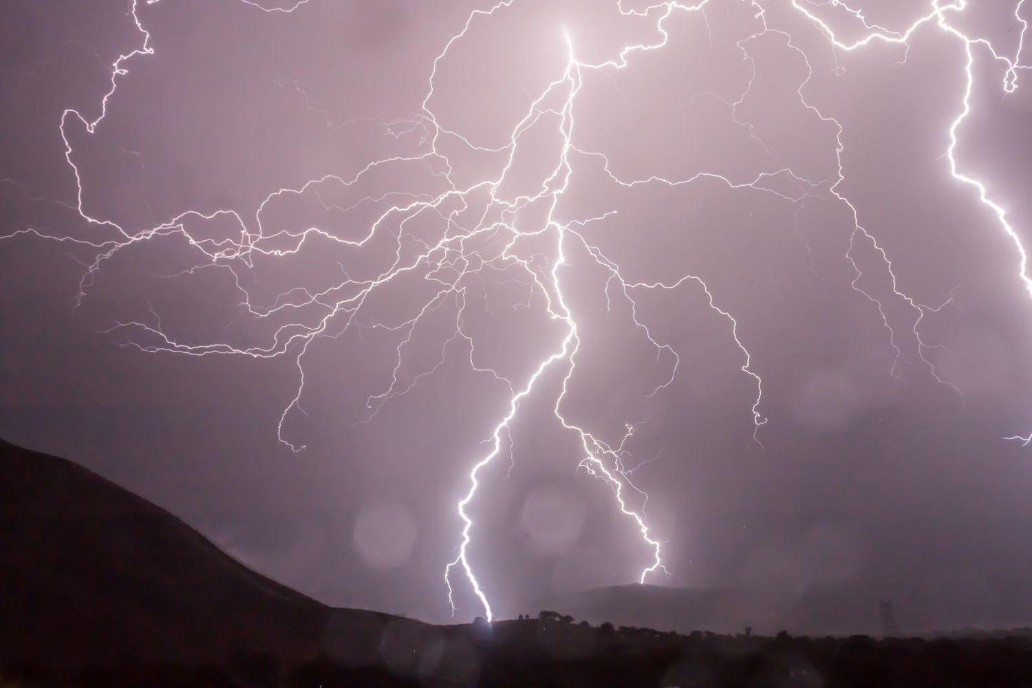 24/06/22 : Vigilance orange pour orages et canicule pour 25 départements