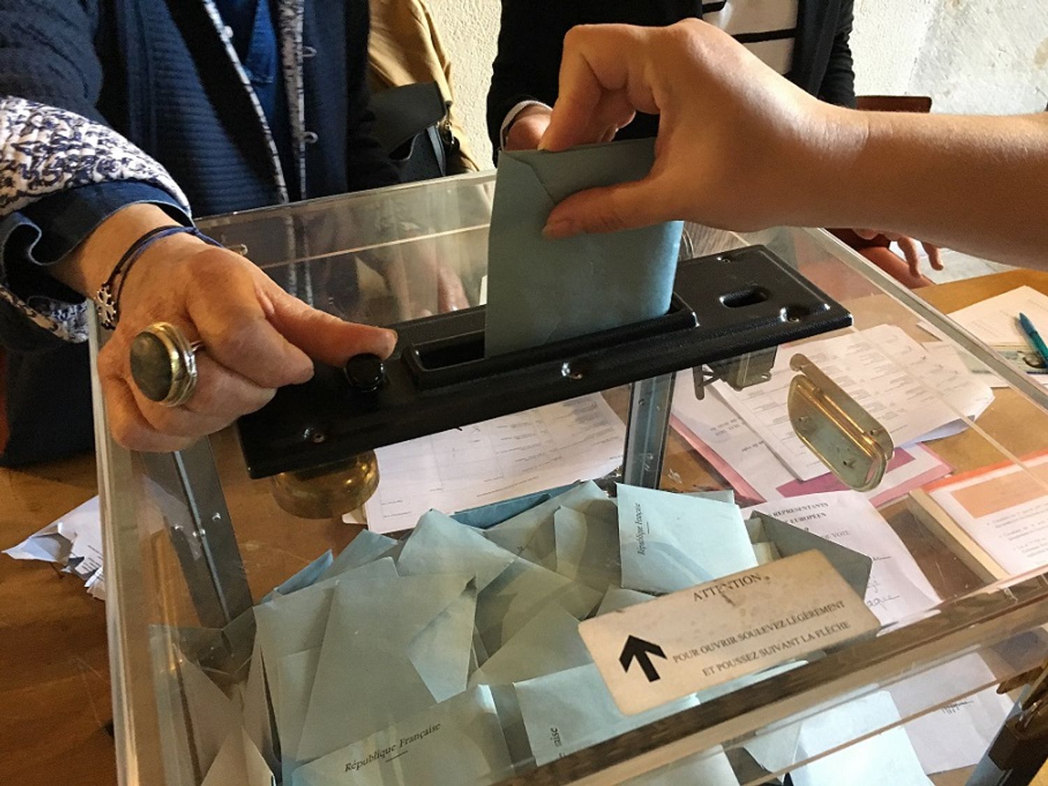 Les élections législatives auront lieu les 12 et 19 juin