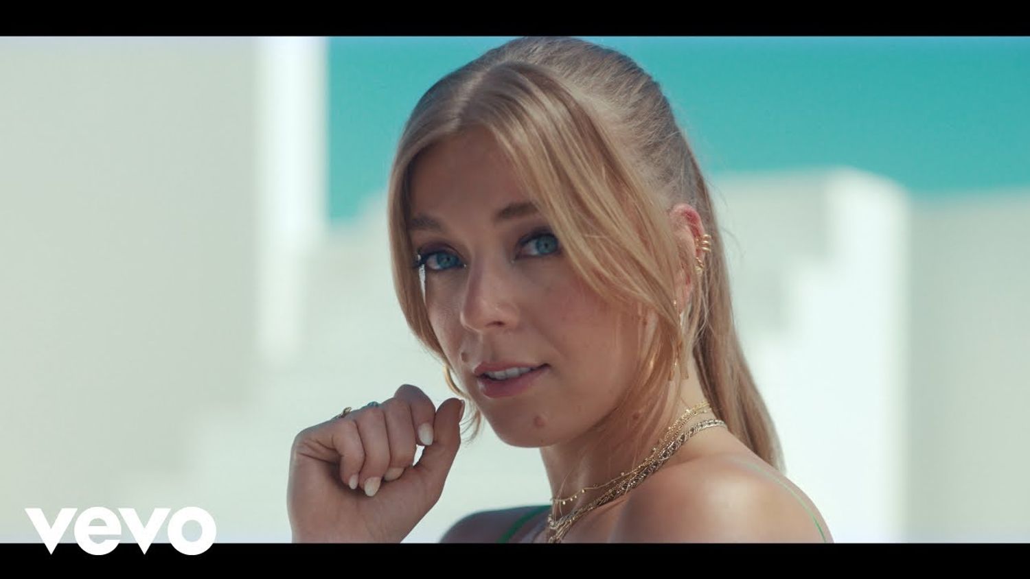 Becky Hill & Galantis - Run
