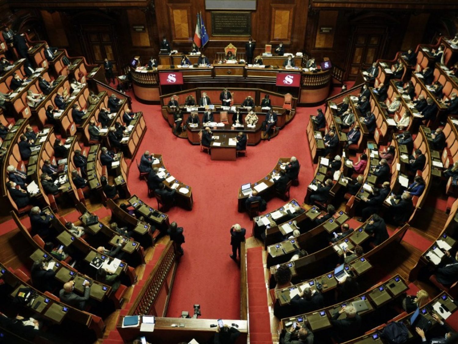 Italie : une séance du Sénat interrompue par une vidéo porno
