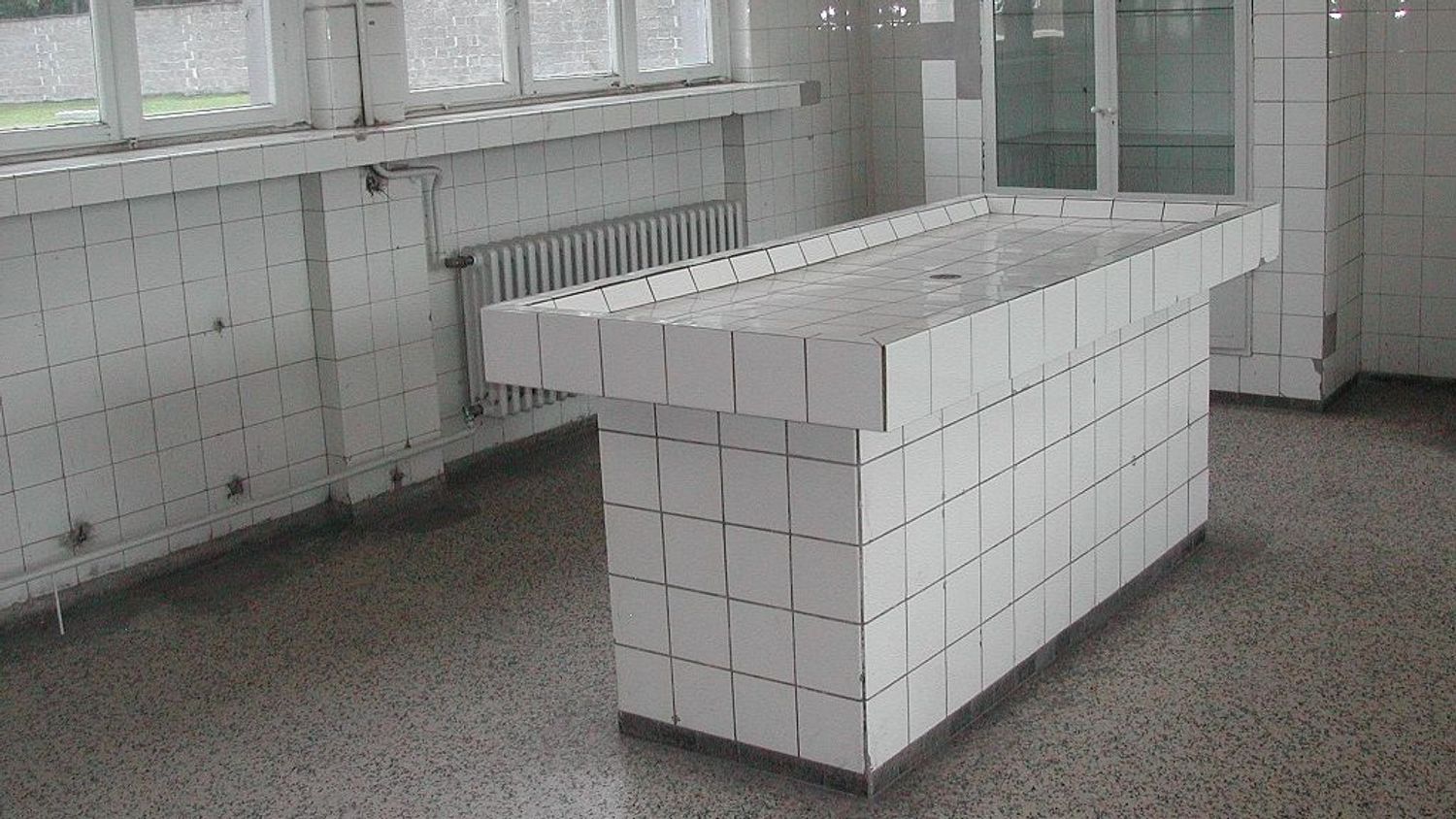 Salle d'autopsie