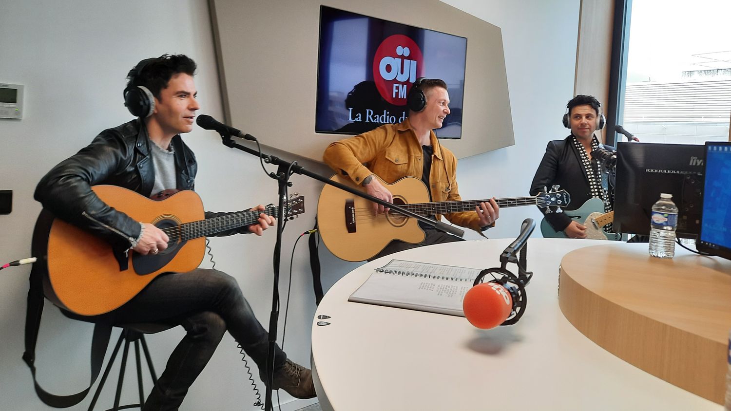 Stereophonics en session acoustique live dans les studios de OüiFM.