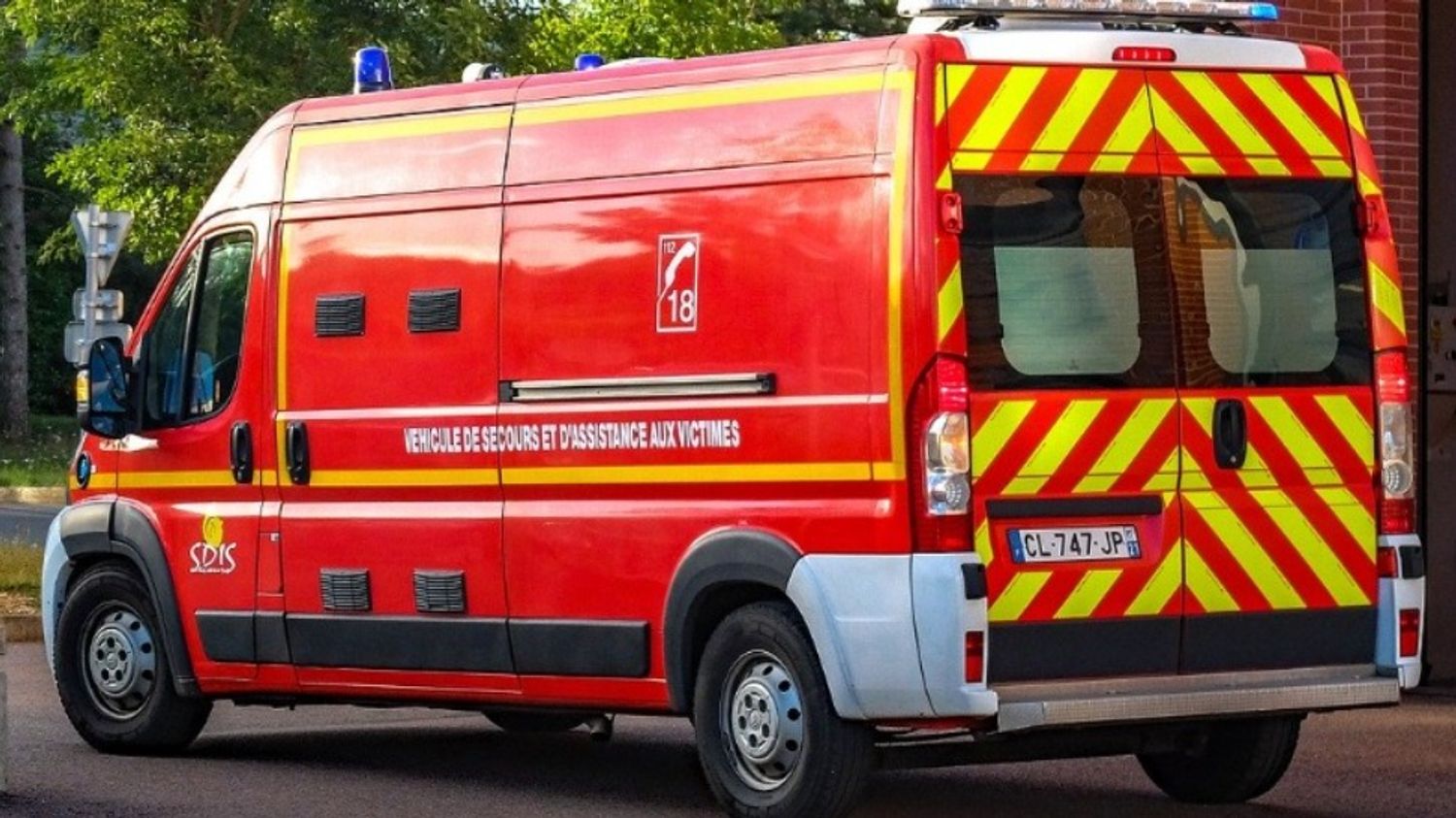 Une personne est décédée et un blessé grave a été transporté à l'hôpital d'Angers.