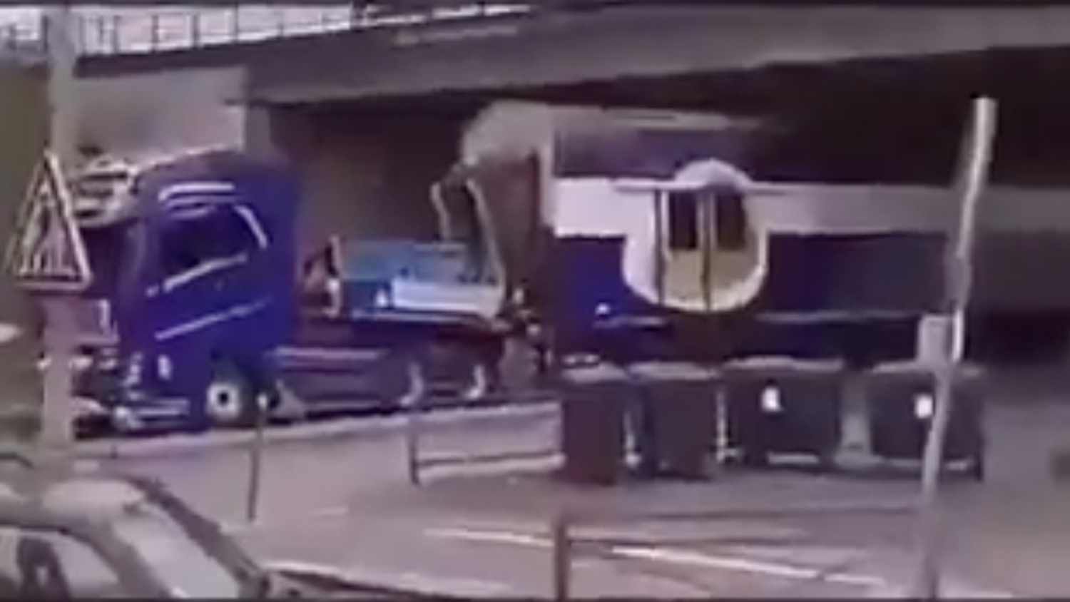 Un wagon de RER s’encastre sous un pont dans l’Essonne (vidéo)