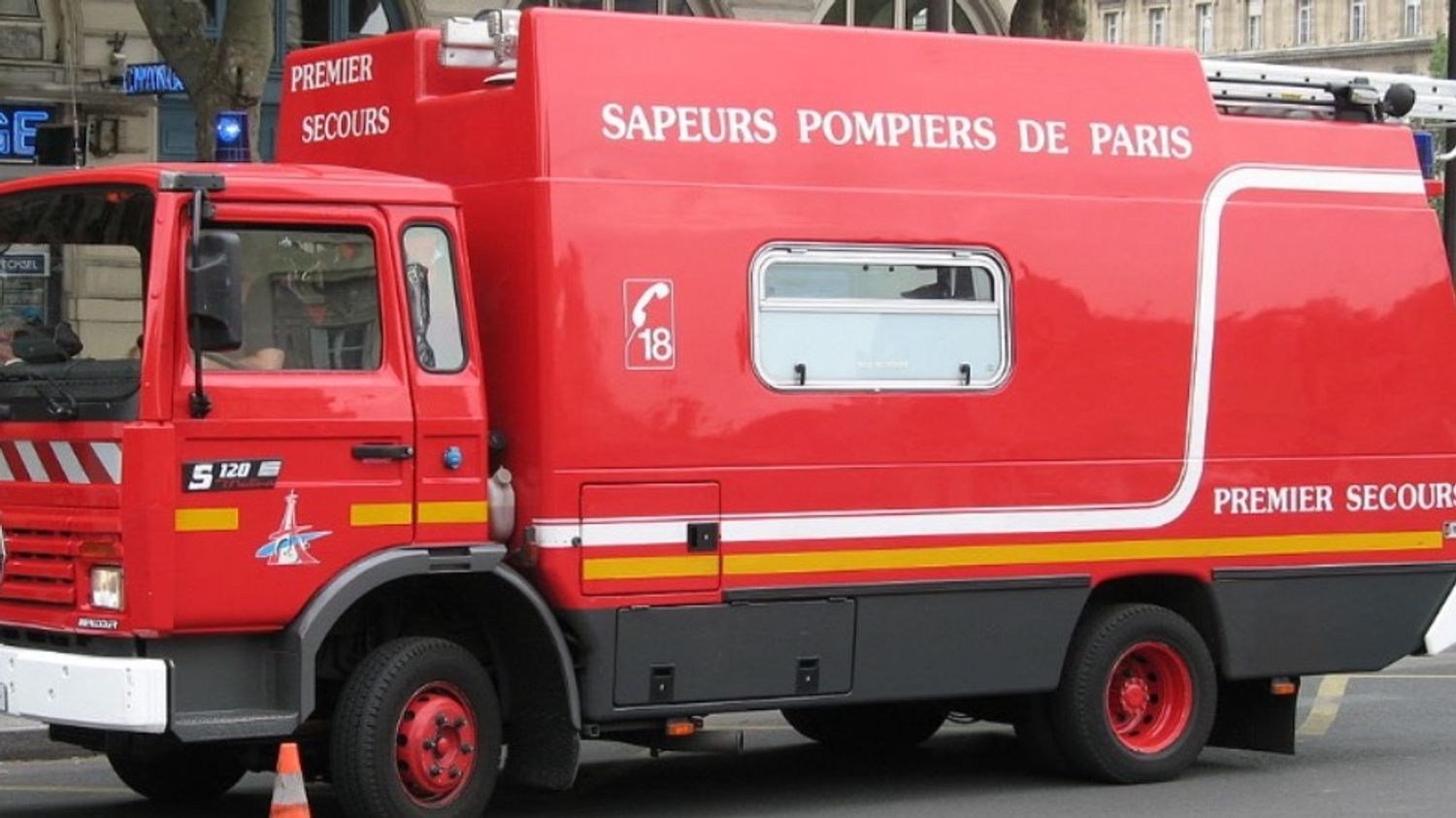 Incendie à Paris : entre 300 et 400 habitants évacués dans le quartier Beaugrenelle