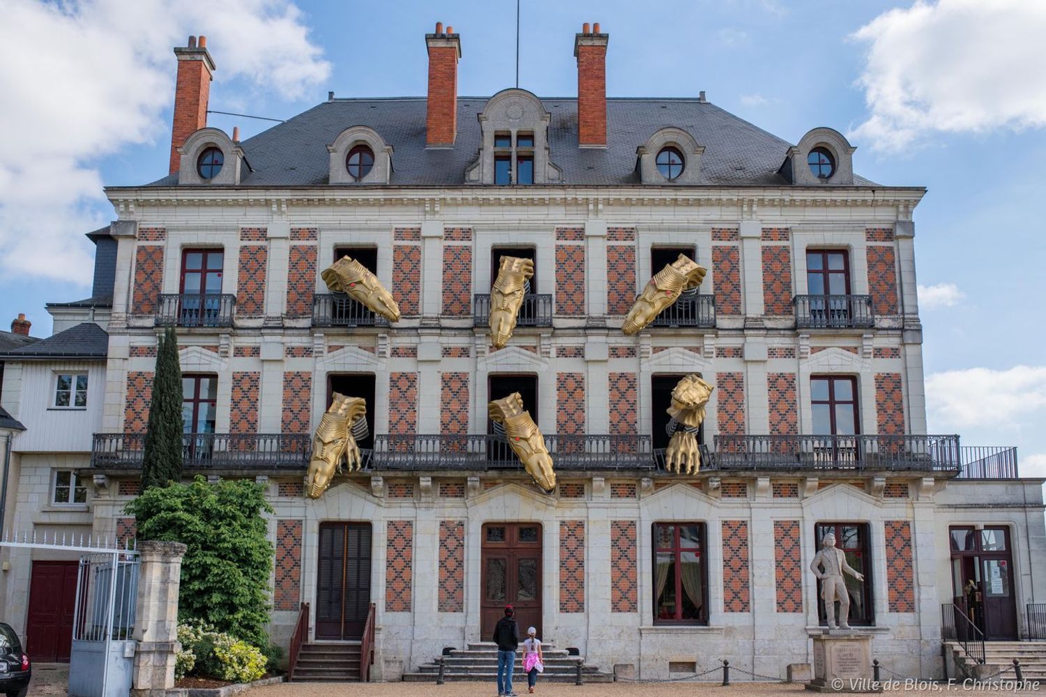 L'un des plus grands magiciens de tous les temps, Jean-Eugène Robert-Houdin est né à Blois.