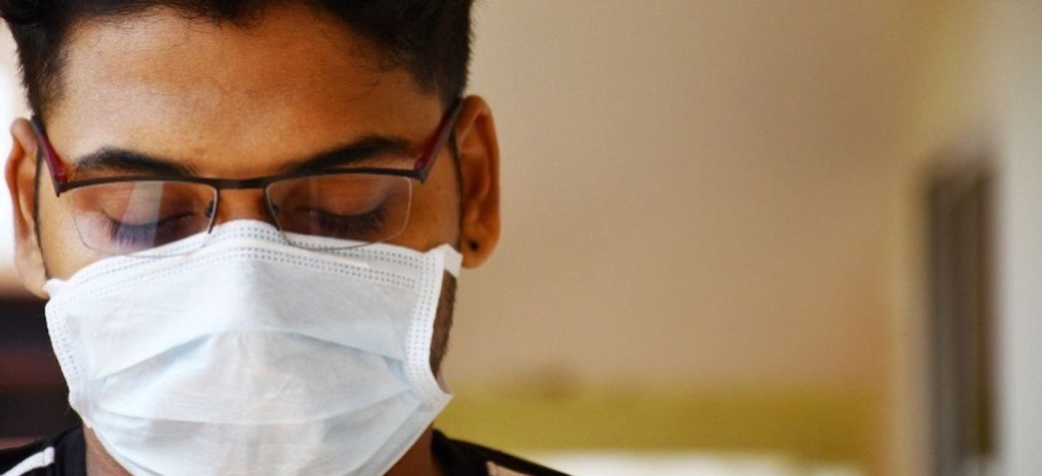L'absence du masque est passible d'une amende de 135 euros.