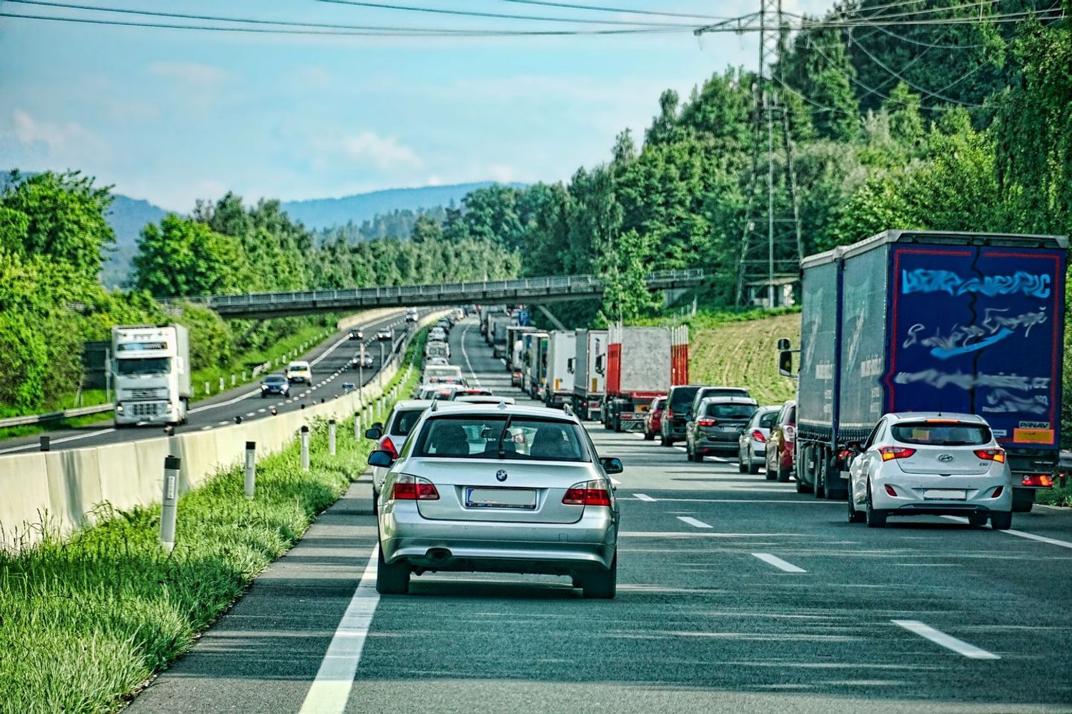 Attention à quelques embouteillages sur les routes.