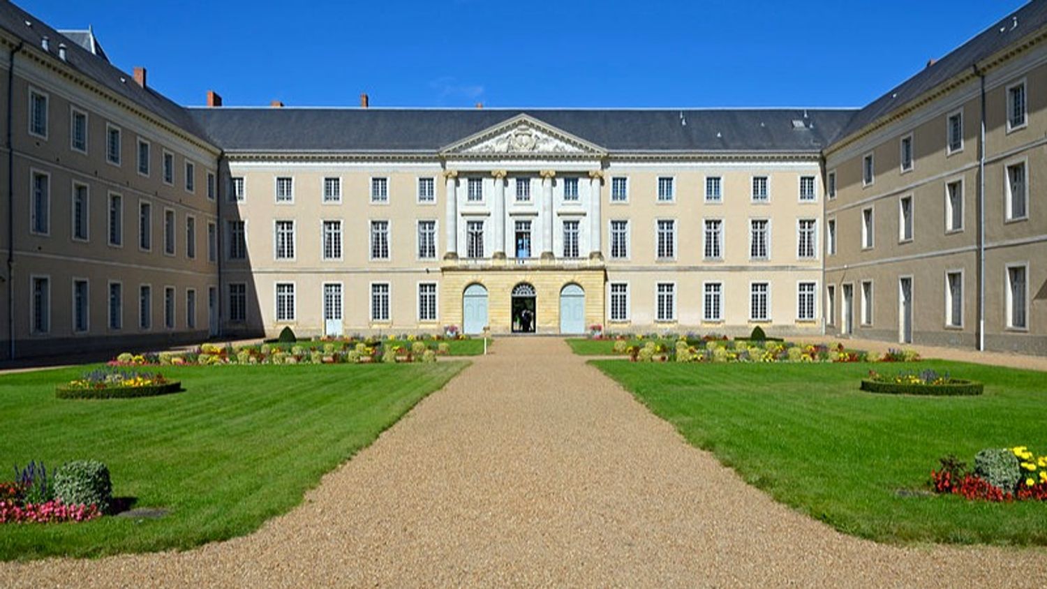 Le Prytanée national militaire.