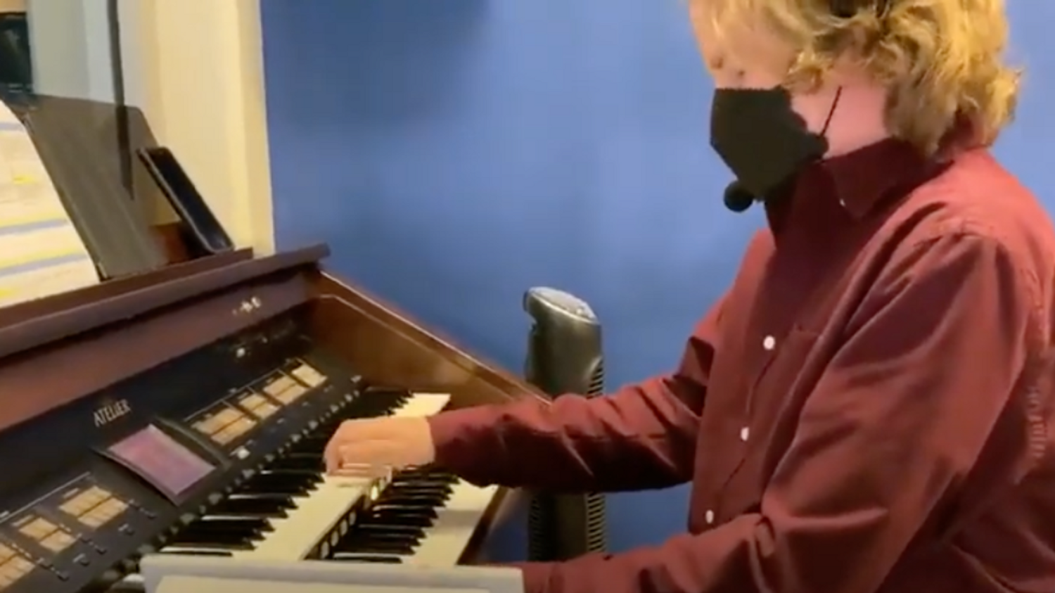 L’organiste qui accompagne les matches des Dogers a repris quelques titres de Depeche Mode.