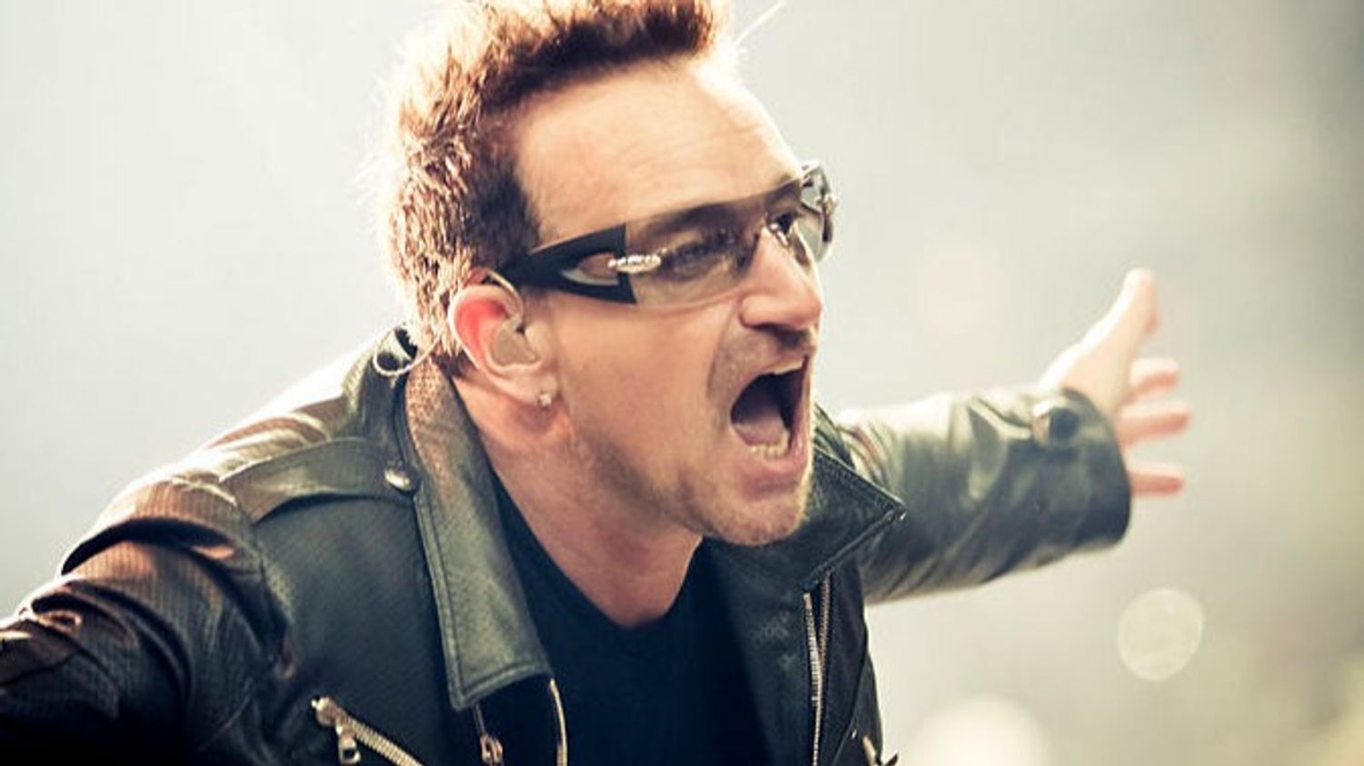 Bono lors du 360° Tour en 2011