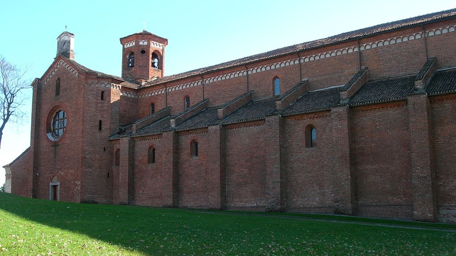 Une église habitable, mise en vente sur la commune de Morimondo en Lombardie (Italie).