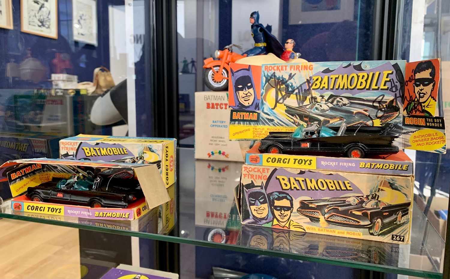 Batmobiles produites par la marque Corgi Toys.