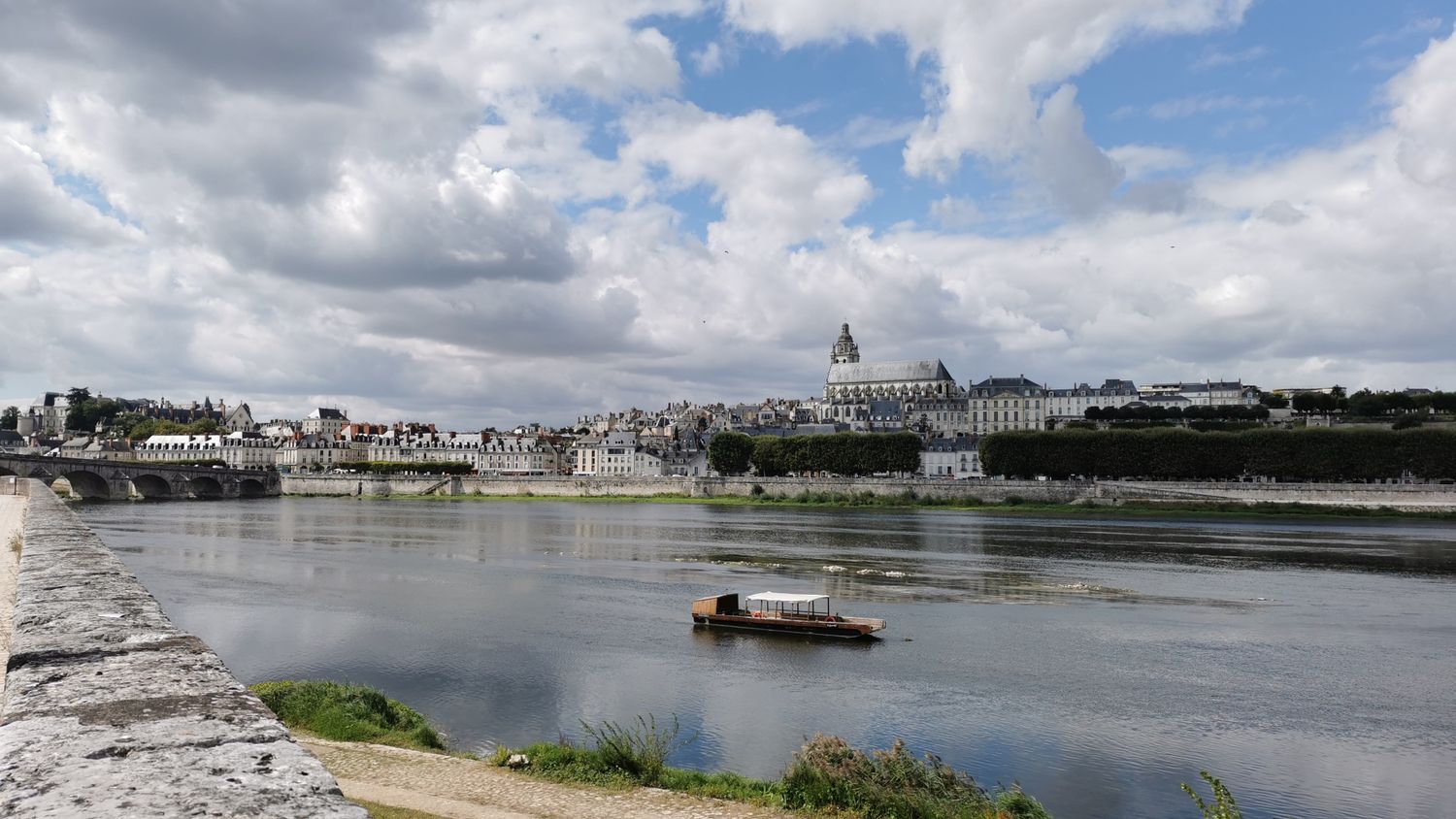 Blois, depuis les quais de Loire.