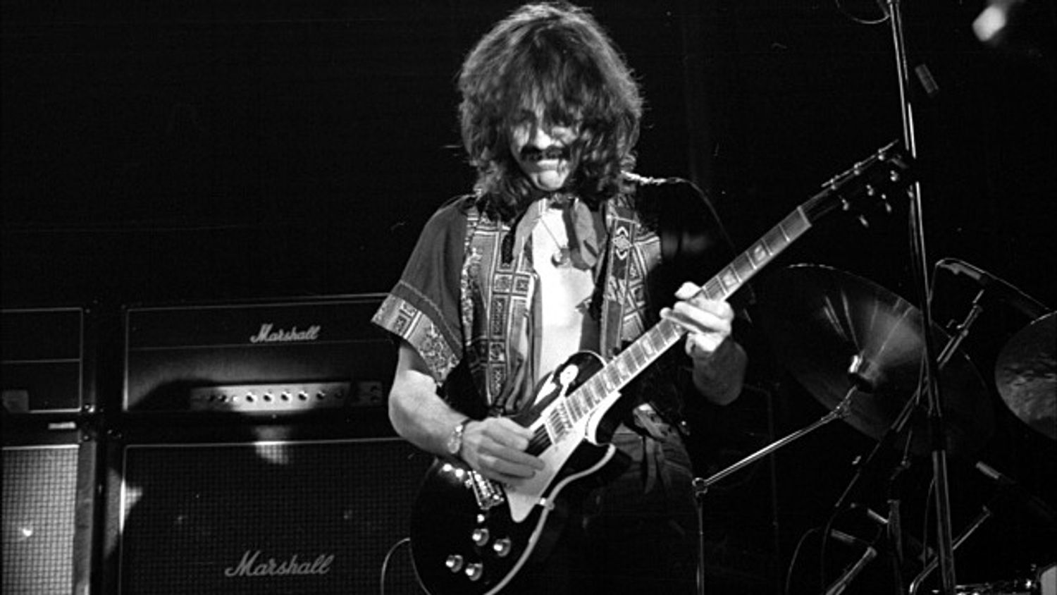 Manny Charlton, guitariste du groupe Nazareth, en 1976.