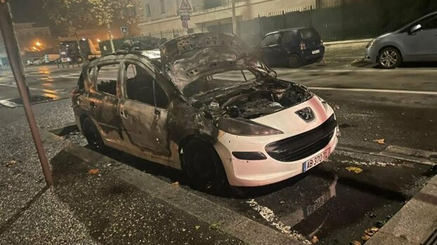 Mantes-la-Jolie : deux véhicules incendiés, une enquête est ouverte