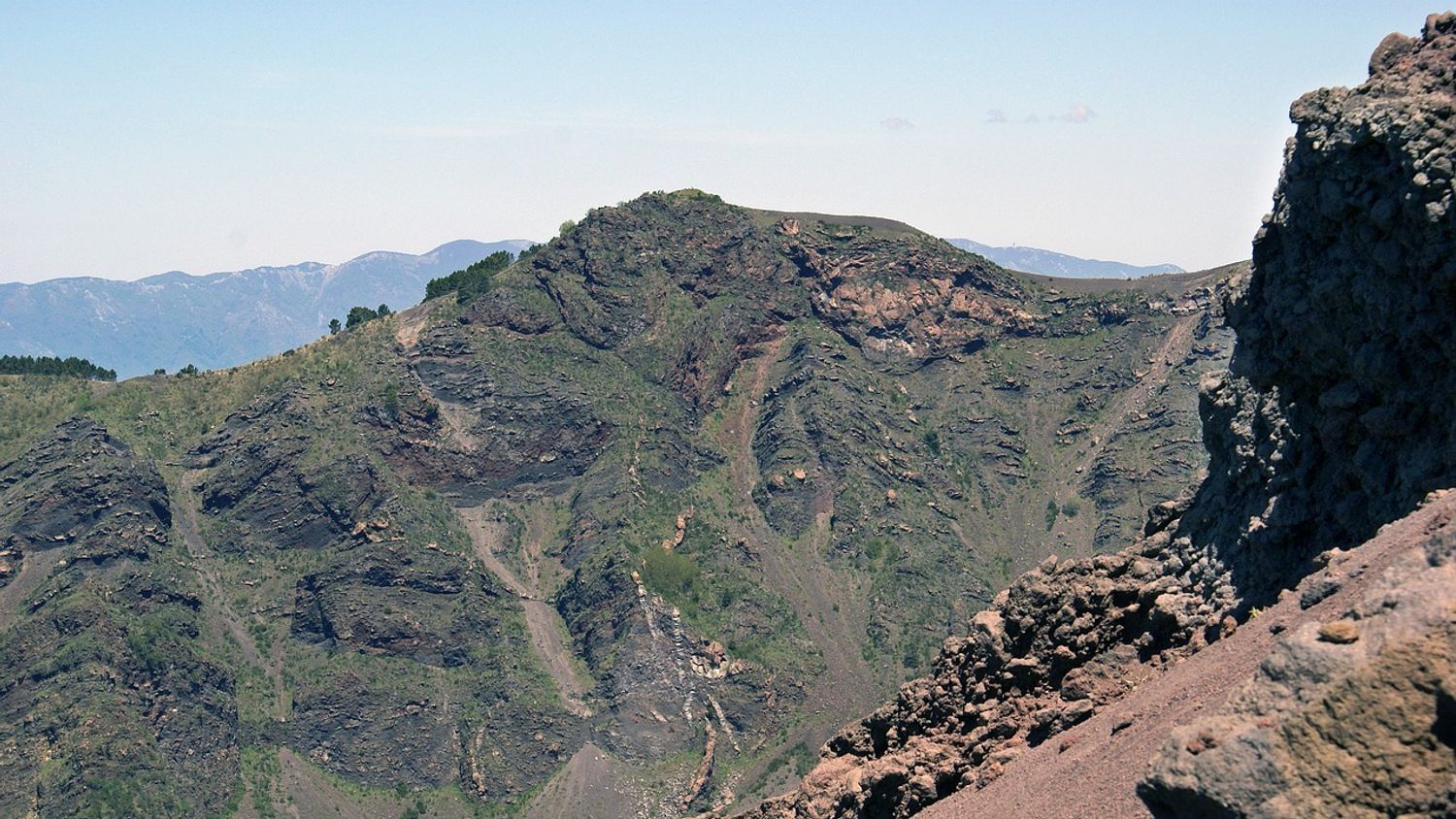 Les pentes du Vésuve sur le mont Somma.