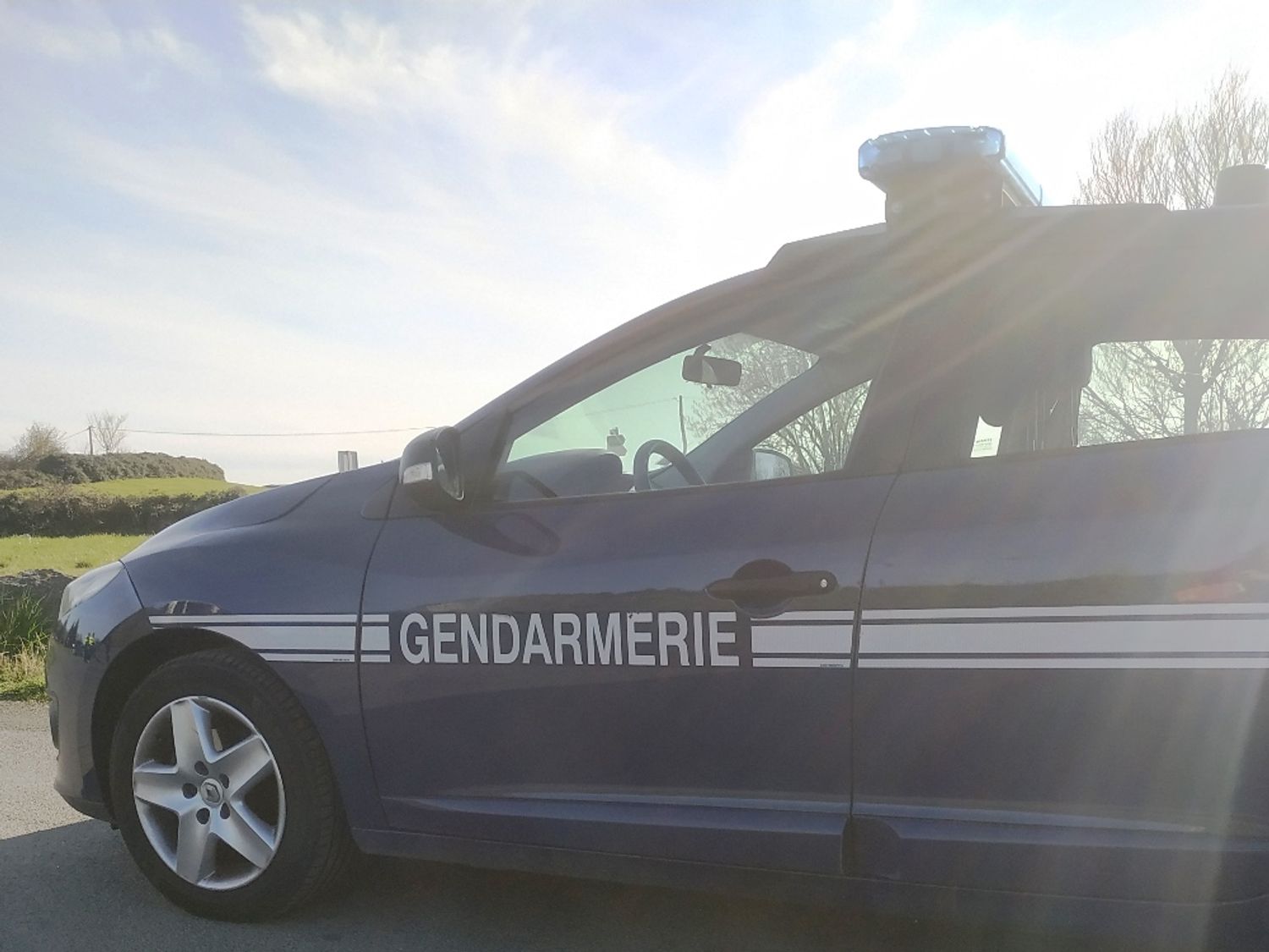 Voiture gendarmerie Le Lion d'Angers_14 03 22_CJ