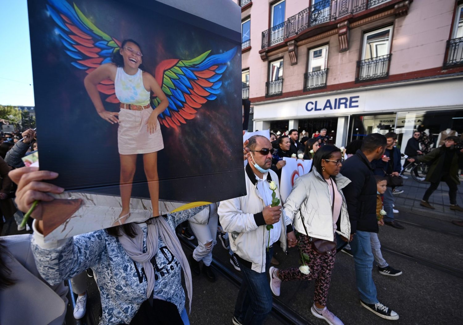 A Mulhouse, l'émouvante marche blanche en mémoire de Dinah