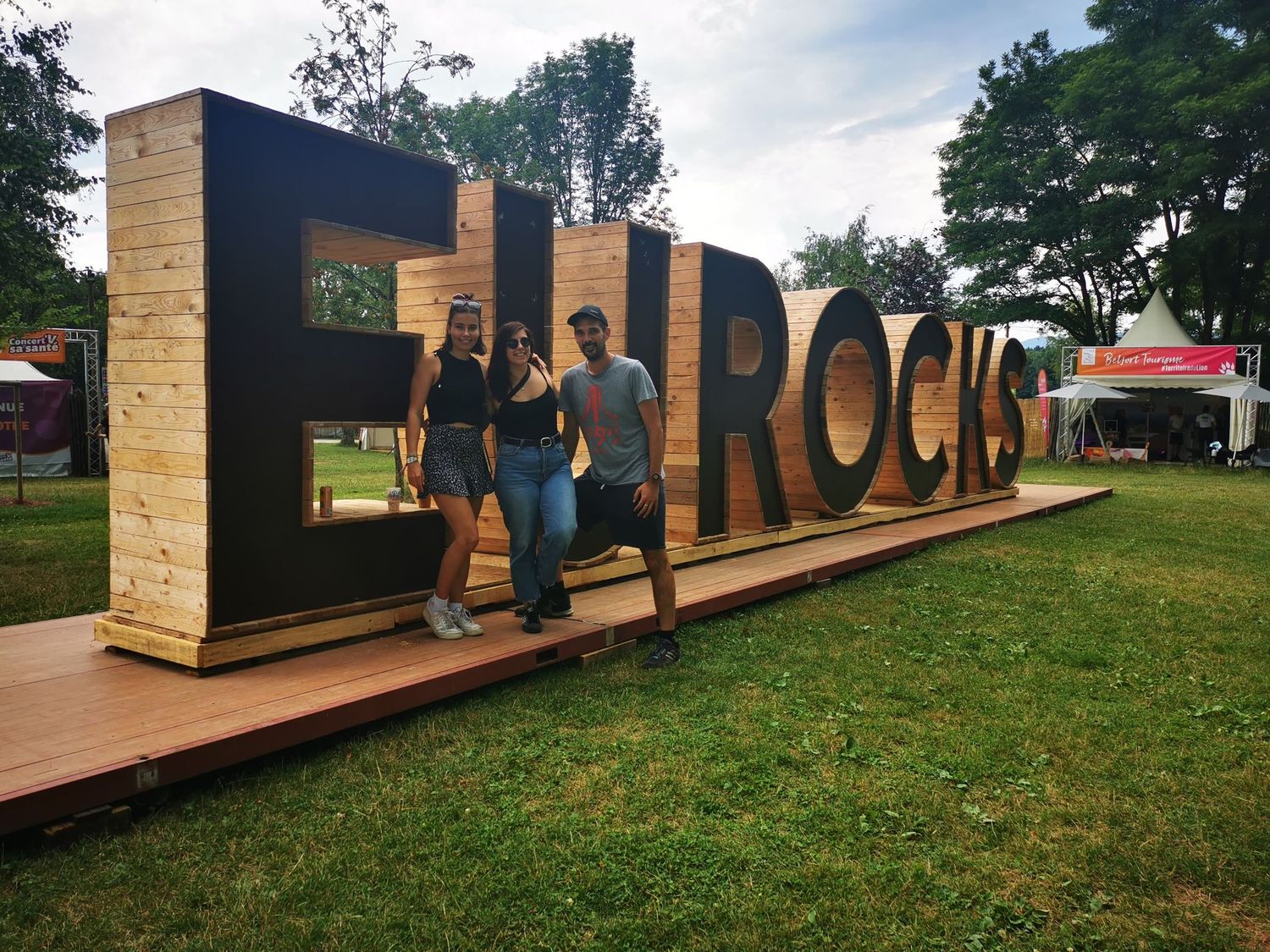 Marine, Carole et Seb représentent la rédaction de Top Music aux Eurock 2022