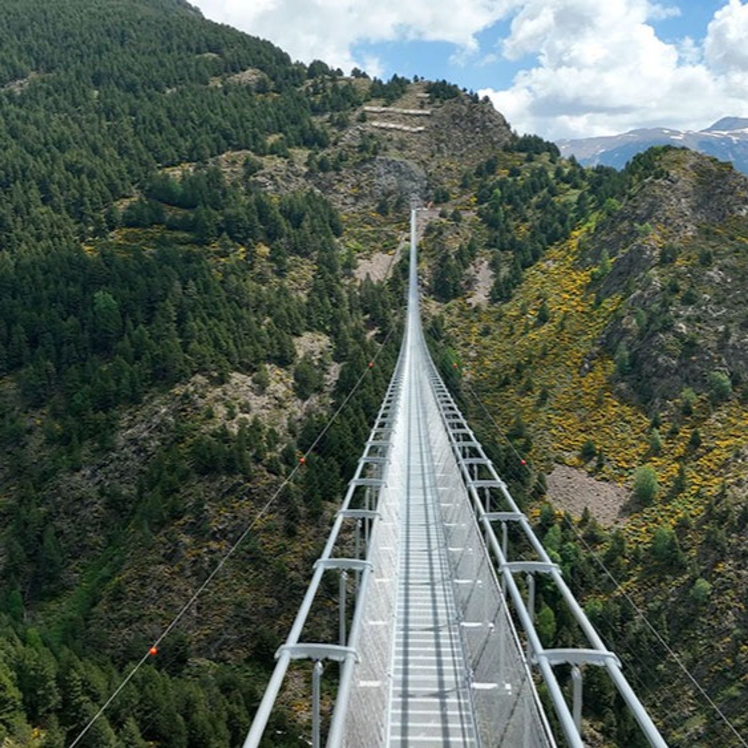 Andorre : le deuxième plus long pont suspendu du monde accessible...
