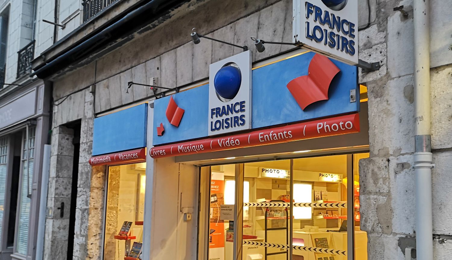 Le magasin blésois était installé au 20 rue Porte-Côté depuis septembre 1982.
