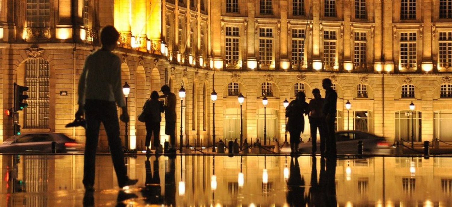 Bordeaux by night