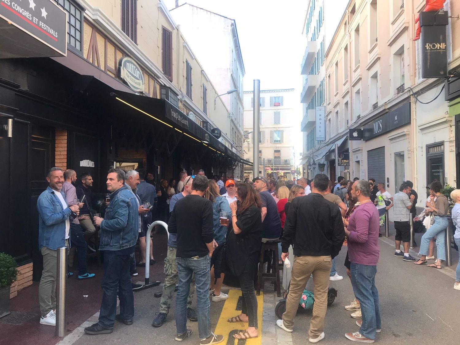 CANNES RADIO