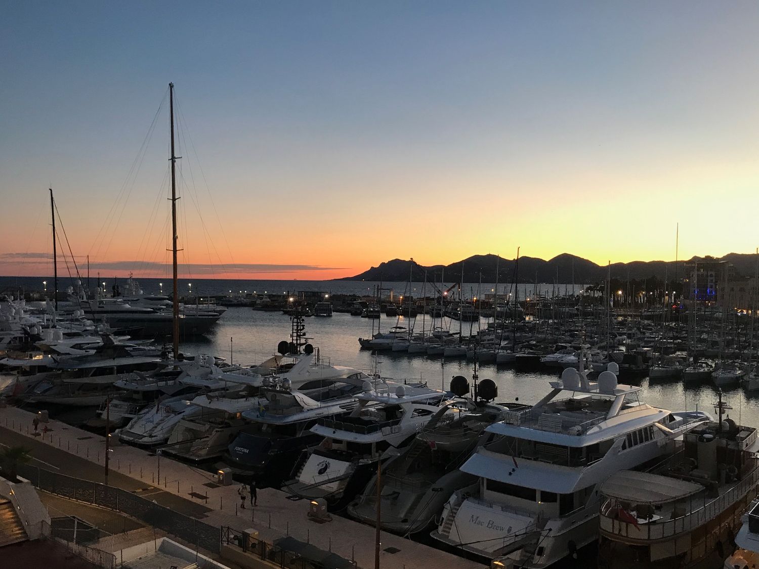 CANNES RADIO