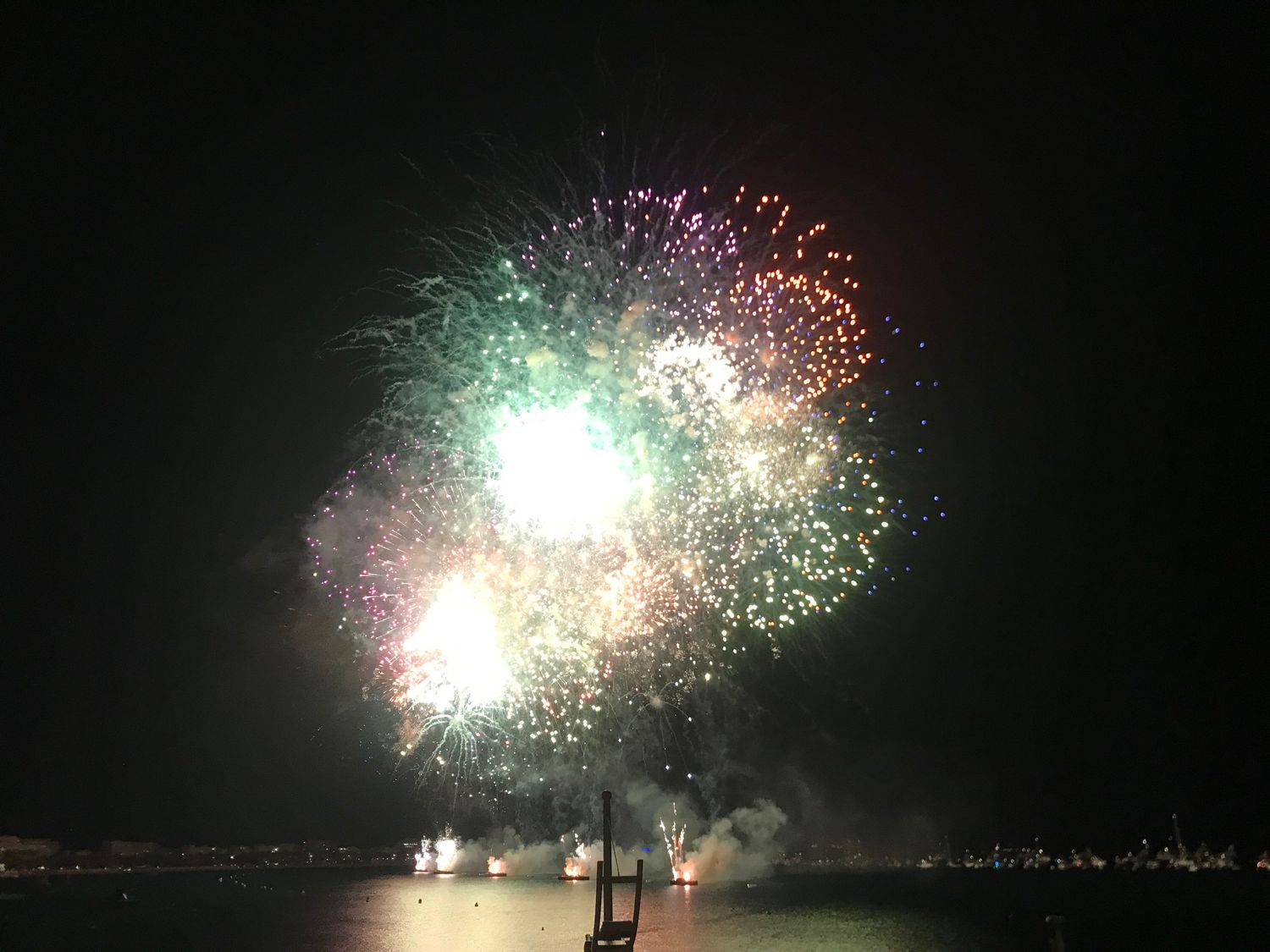 CANNES RADIO