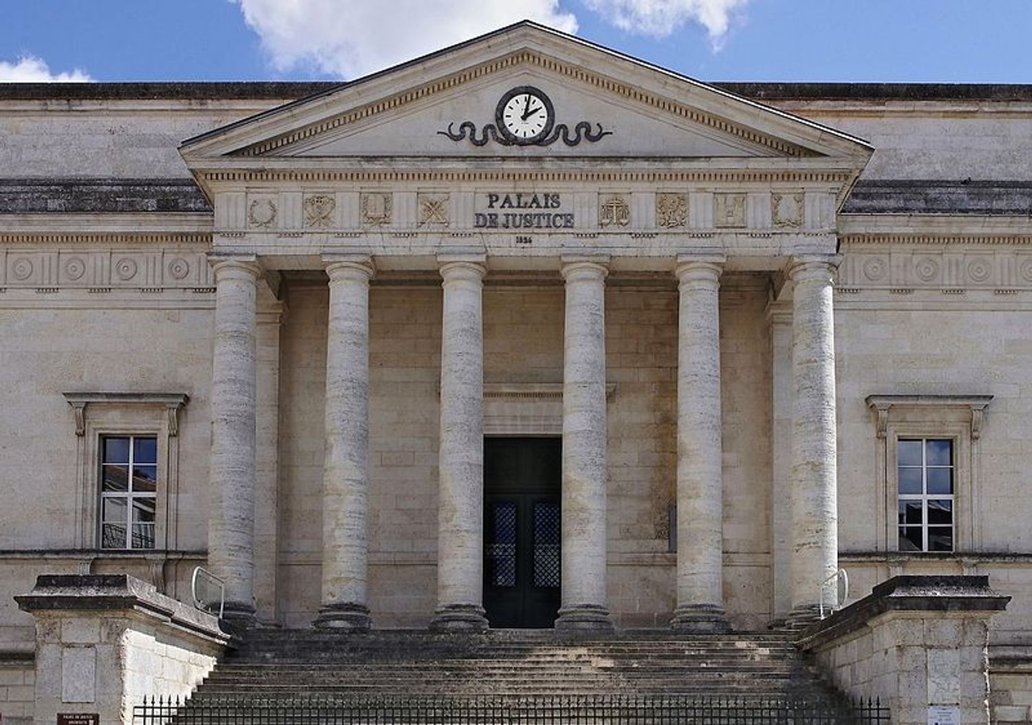 FORUM