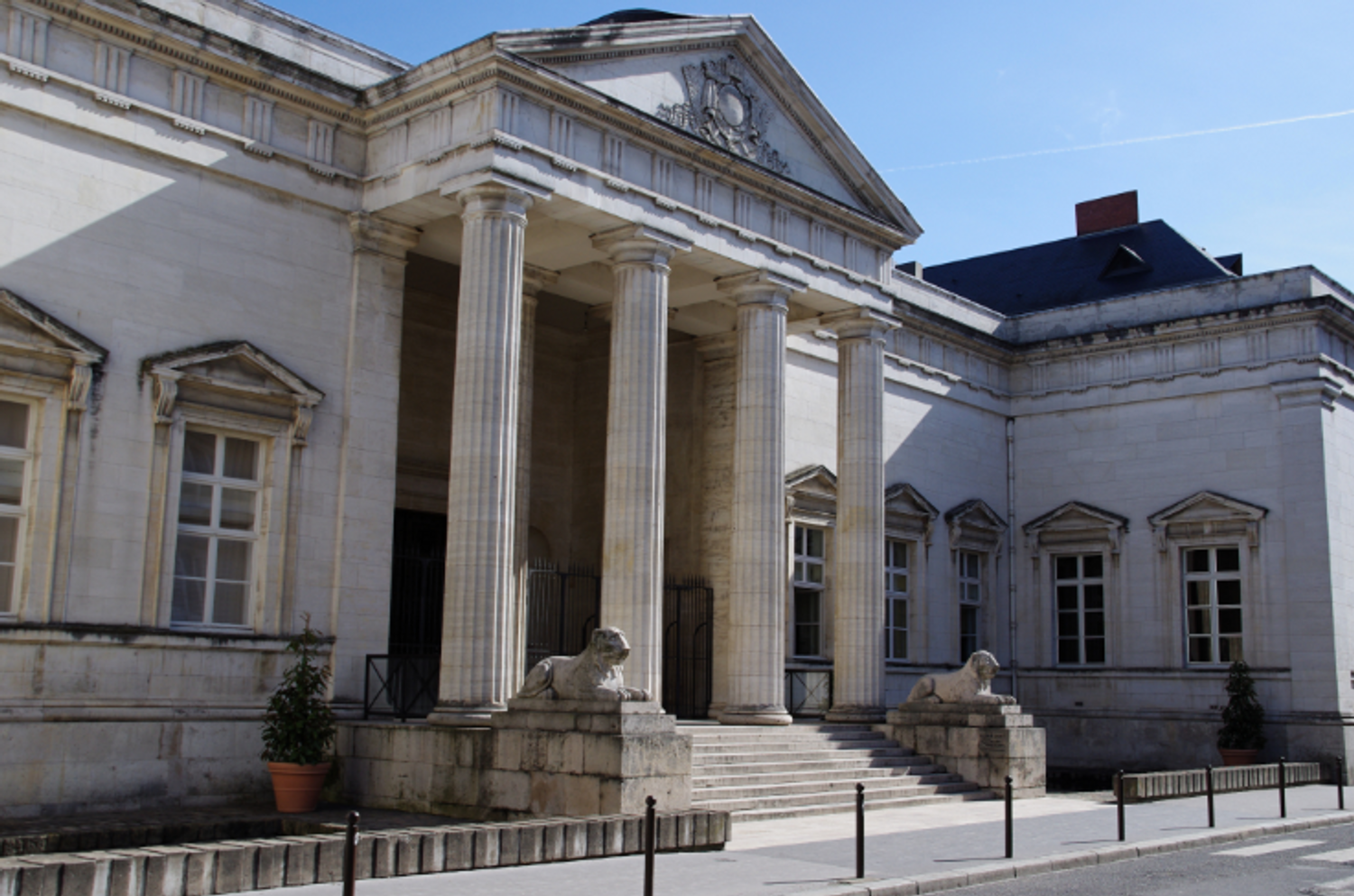 FORUM