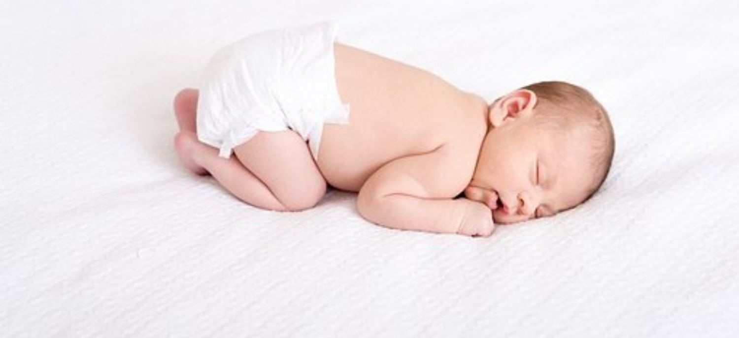 Une Femme De 61 Ans Donne Naissance Au Bebe De Son Fils Video