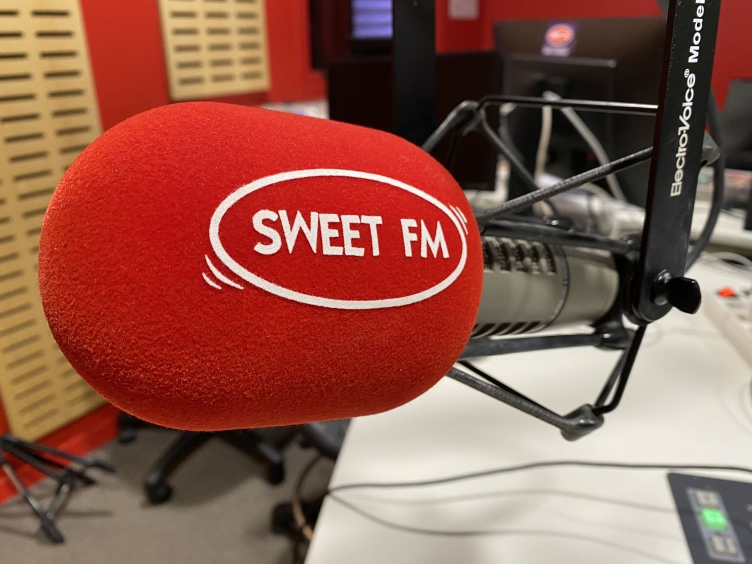 SWEET FM