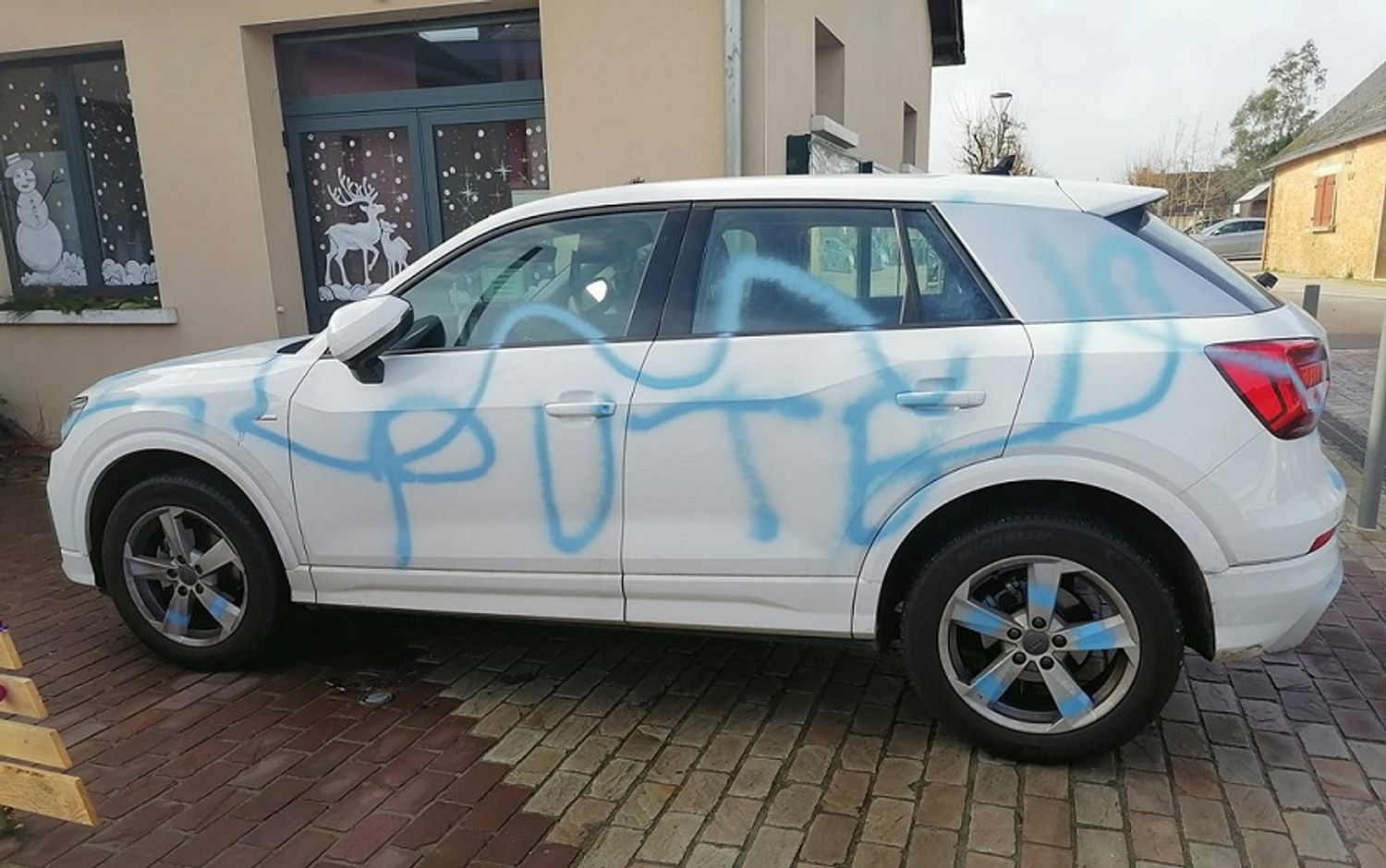SWEET FM