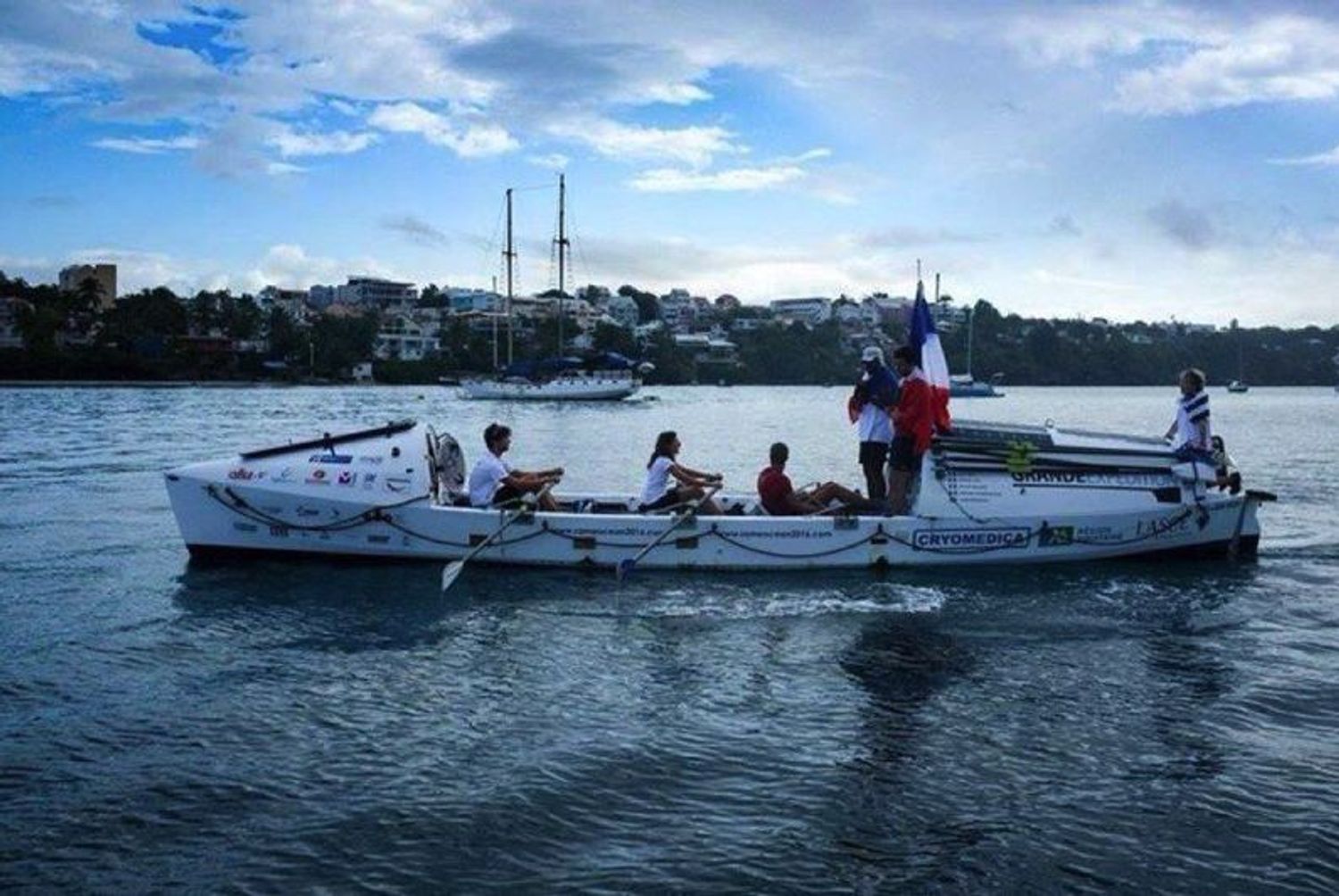 TROPIQUES FM