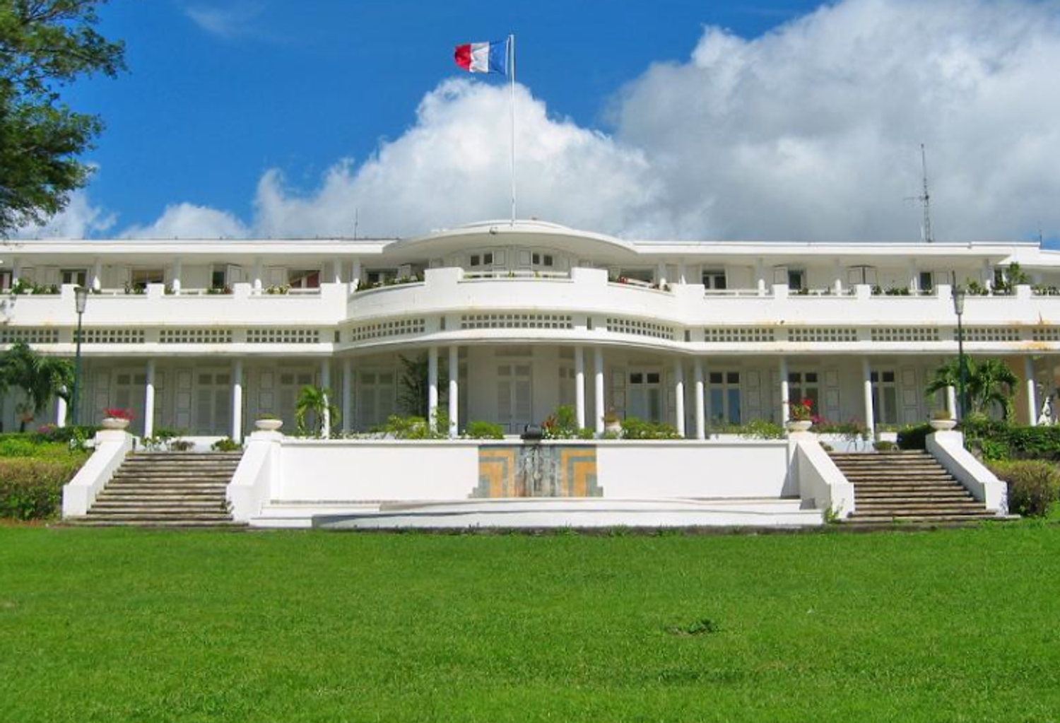 TROPIQUES FM