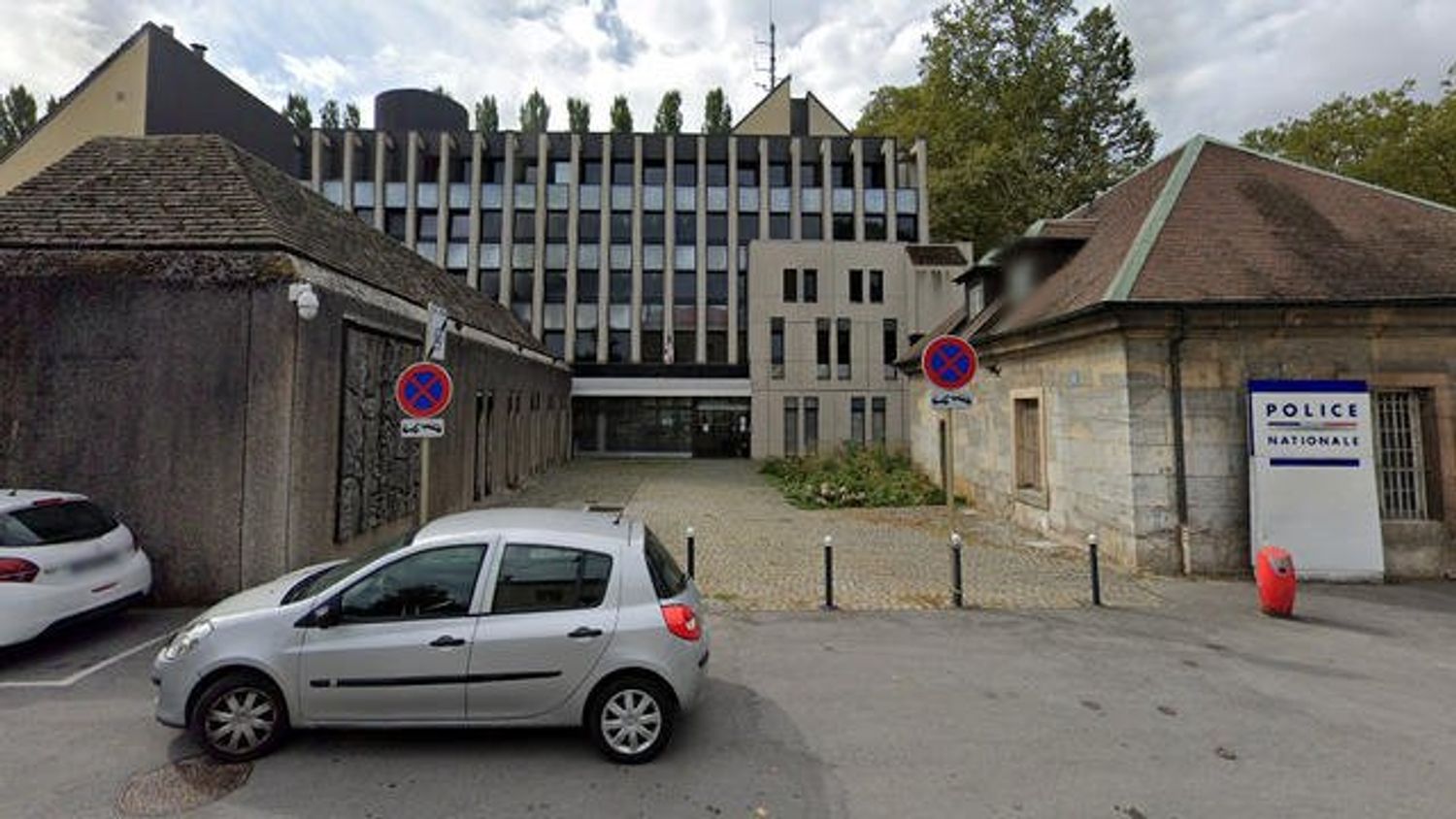 TROPIQUES FM
