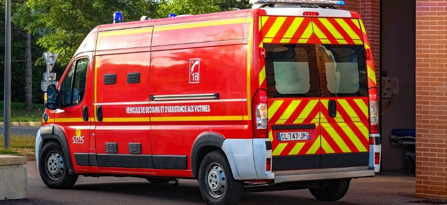 Une personne est décédée et un blessé grave a été transporté à l'hôpital d'Angers.