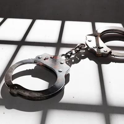 Homme mortellement poignardé en Bretagne : sa compagne écrouée