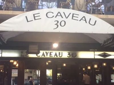 CAVEAU 30