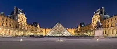 Emmanuel Macron au chevet du Louvre