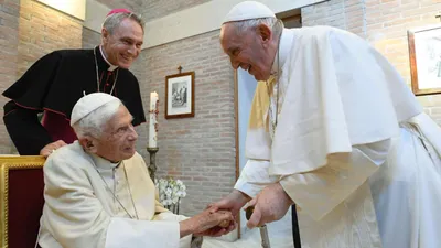28/12/22 : Benoît XVI est « gravement malade » selon le pape François