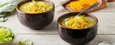 Potage de poireaux, pommes de terre, mimolette