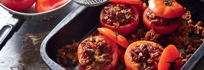 Tomates farcies à la viande et haricots rouges