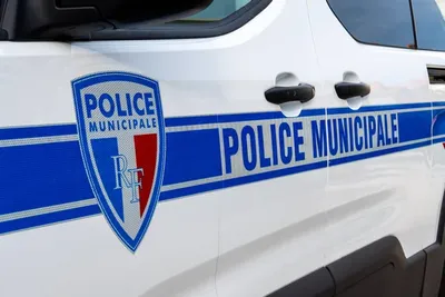 Refus d'obtempérer à Nice : 3 personnes dont un policier municipal ont été blessées 
