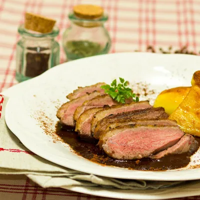 Magret de canard et pommes de terre sautées